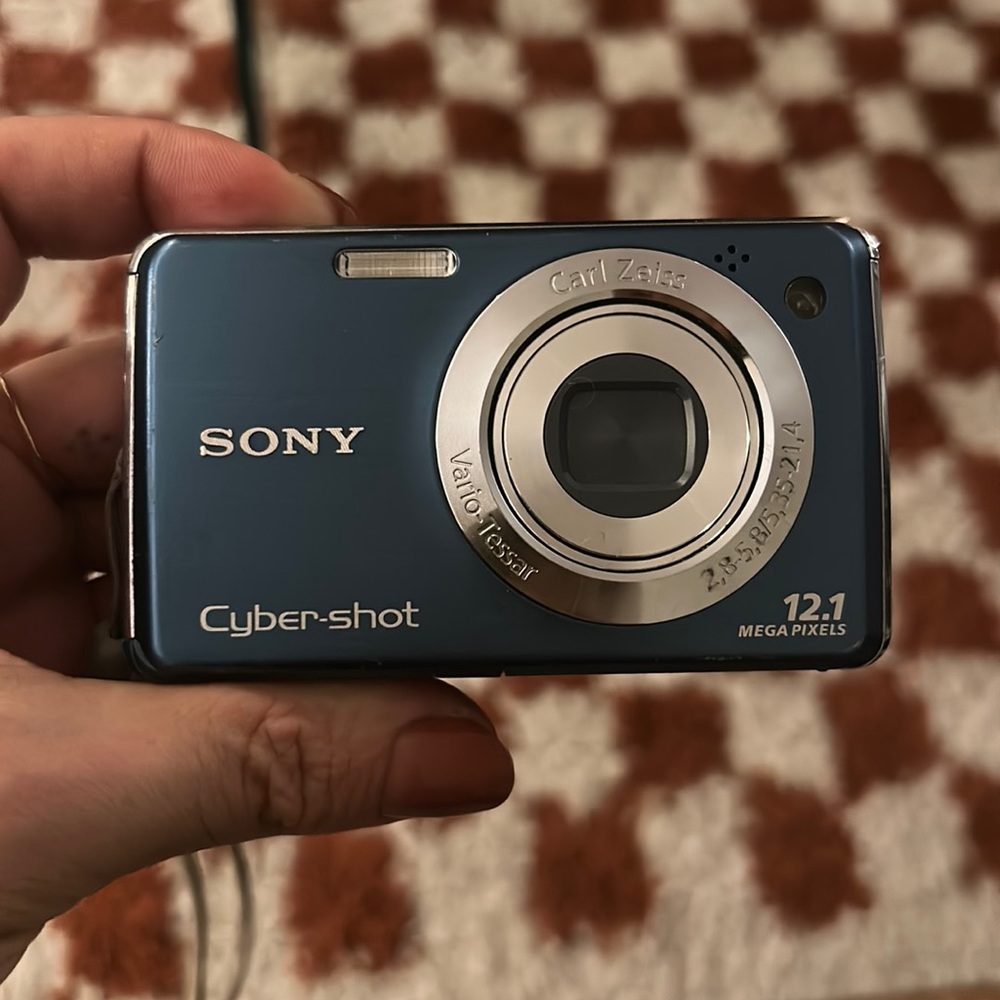 Sony Cybershot 12.1 MP Rare Blue Vintage Digital Camera